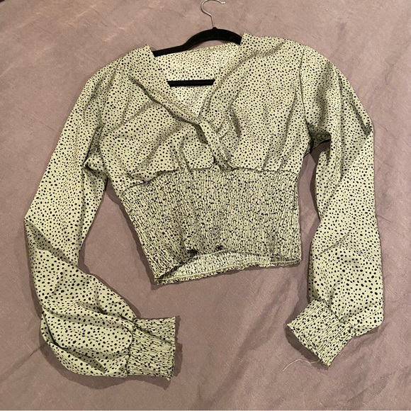 V Neck Shirred Polka Dots Long Sleeve Frill Crop Blouse Green - Picture 2 of 3